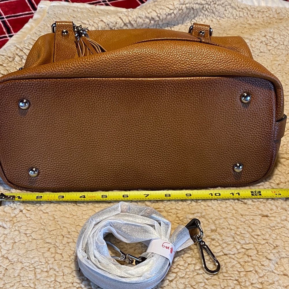 Elegant Brown Leather HeShe Crossbody Handbag - Picture 10 of 16